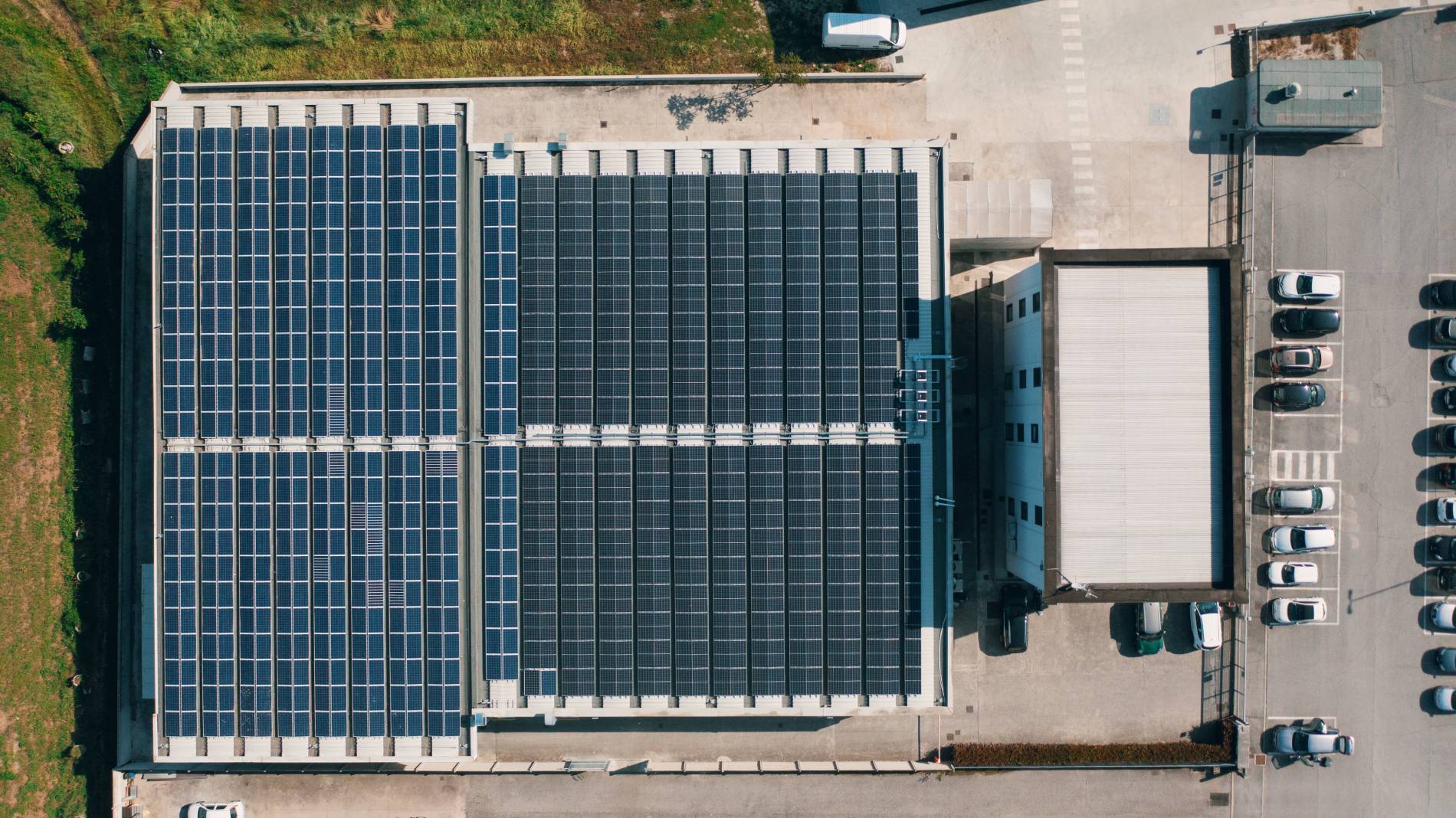 Impianto fotovoltaico a tetto di SKY-NRG